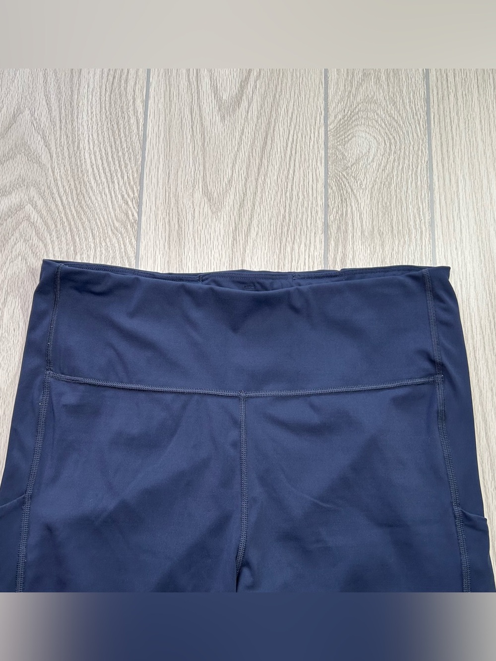 Athleta Ultimate Stash Pocket 9" Biker Shorts Women’s L Navy Blue Yoga Stretch - Picture 3 of 15